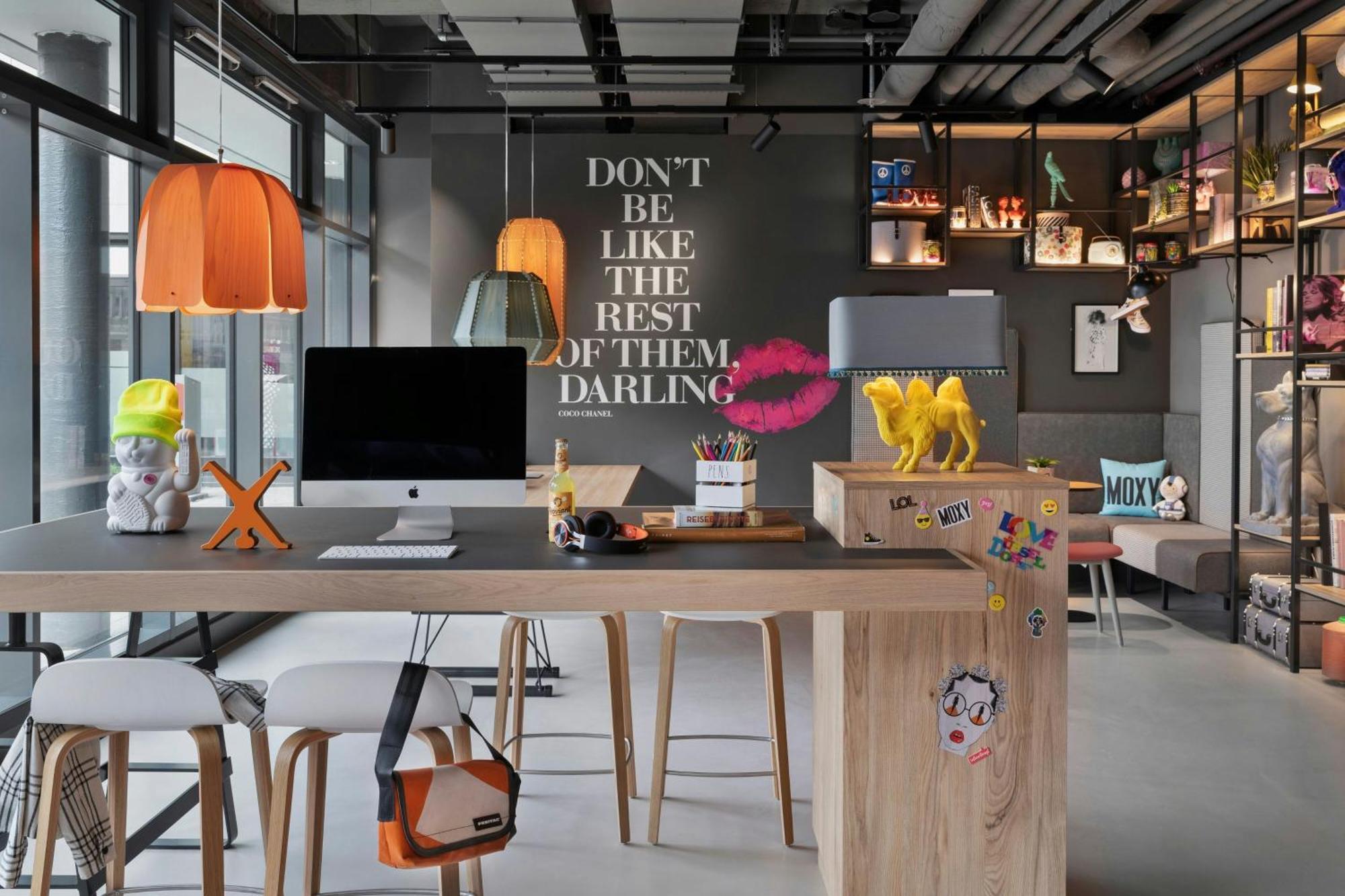 Moxy Duesseldorf City Екстериор снимка